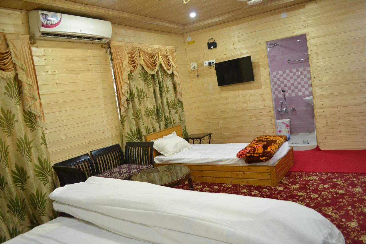 Hotel Grg Residency Σριναγκάρ Εξωτερικό φωτογραφία